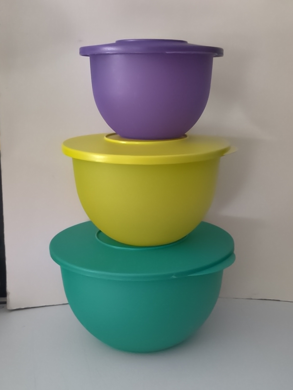 Tupperware Bowl Set - Impressions Used